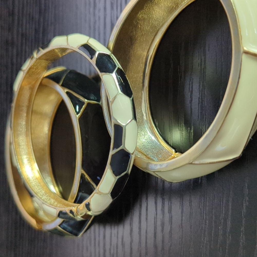 3 enamel bangles, black and white - Picture 4 of 8